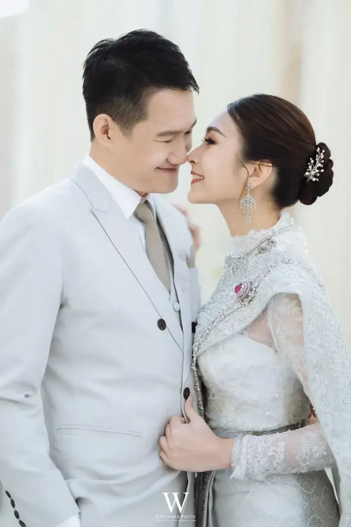 ชุดไทยยอดนิยมที่นิยมใส่ในงานแต่งช่วงเช้า 2024 รู้ไว้ไม่ตกเทรนด์