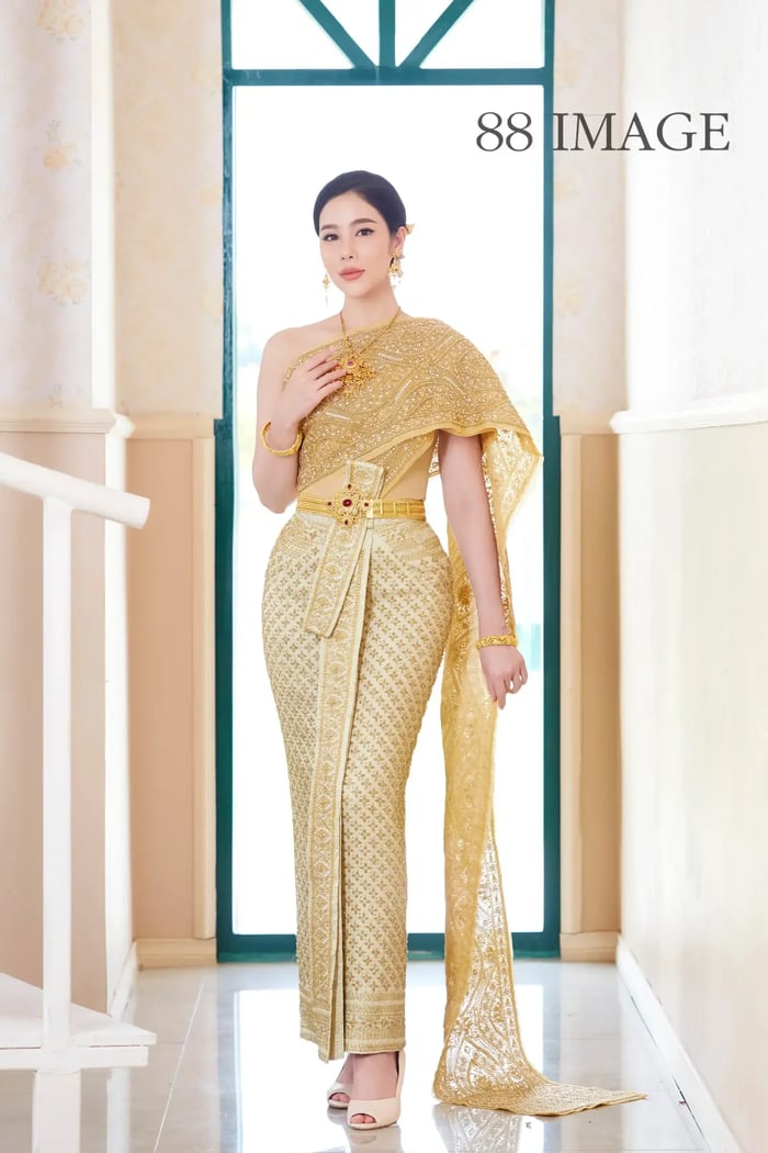 ชุดไทยยอดนิยมที่นิยมใส่ในงานแต่งช่วงเช้า 2024 รู้ไว้ไม่ตกเทรนด์