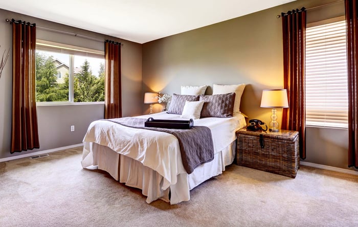 What are the best carpet colors to hide dirt and stains?