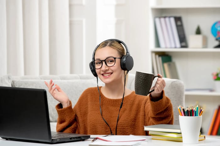 5 Things to Know Before Hiring a Freelance Translator
