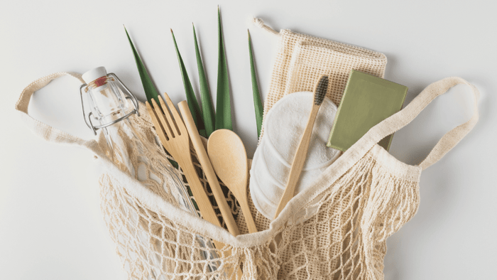 Comparison of Mudd House Mercantile and EarthHero – two sustainable shopping platforms offering eco-friendly products and zero waste solutions.