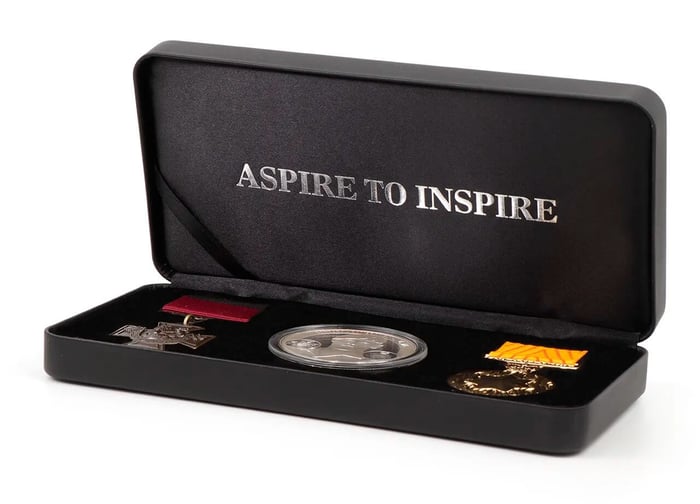 BN13909_-_Cameron_Baird_VC_MG_Medallion_Set_-_Without_Certificate__83033