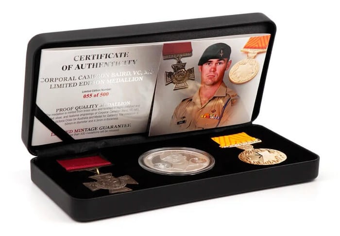 BN13909_-_Cameron_Baird_VC_MG_Medallion_Set__95305