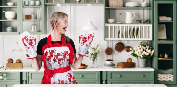 PM-FOP-Mitts-and-Apron
