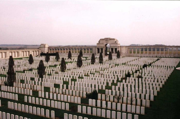 WAR GRAVES & MEMORIALS - FAMILY RESEARCH