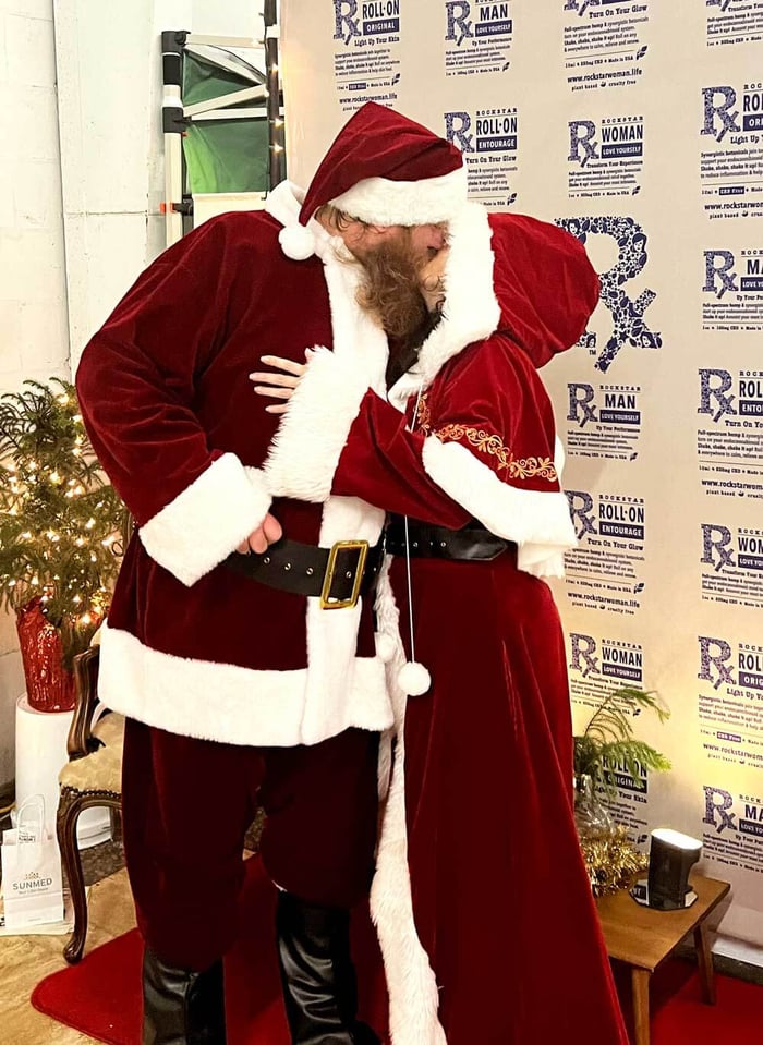 Rockstar Blends | Winterdelic 2024 | Santa and Mrs Claus stop by the booth