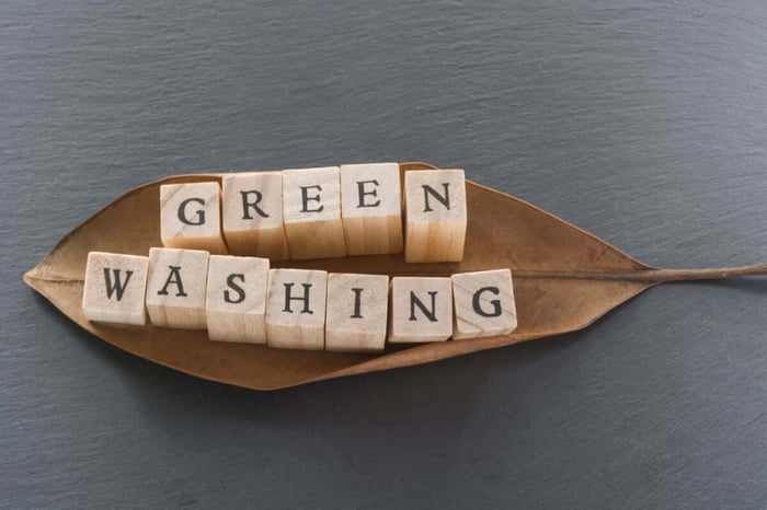 How to Read a Cleaning Product Label (And Spot the Greenwashing)
