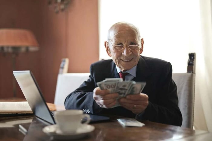 Beyond Retirement – How AI Can Fuel an Independent Work Life