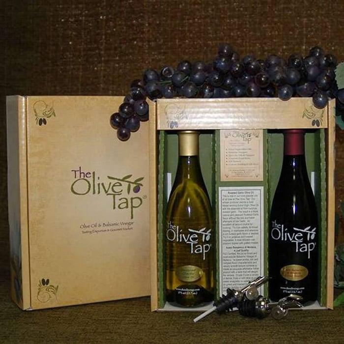 Gift Box with Olive Oil and Vinegar