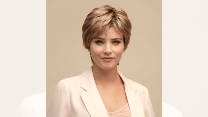 A pixie wig that sits above the ears.