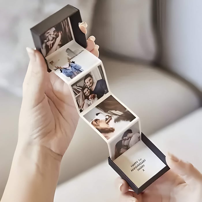 Personalised pull-out photo album