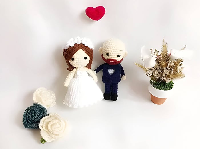 a crochet bride and groom