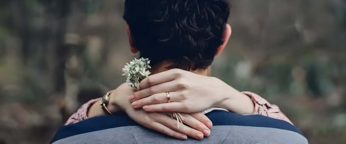 12 Special Engagement Gifts Every Couple Will Love