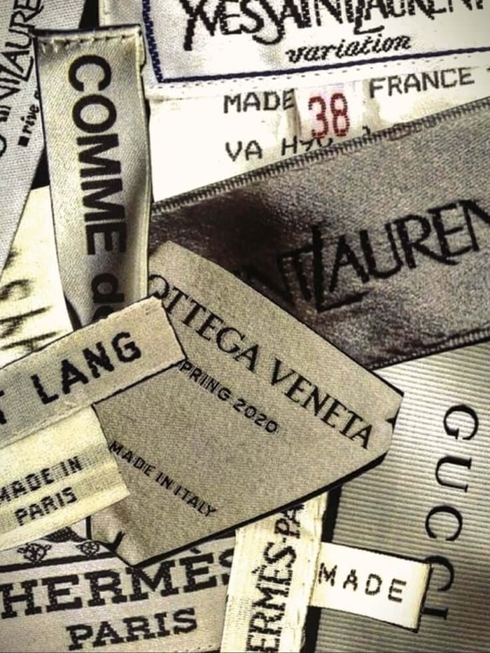 labels with fashion logos