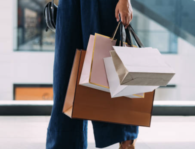 how to shop for fashion on a budget