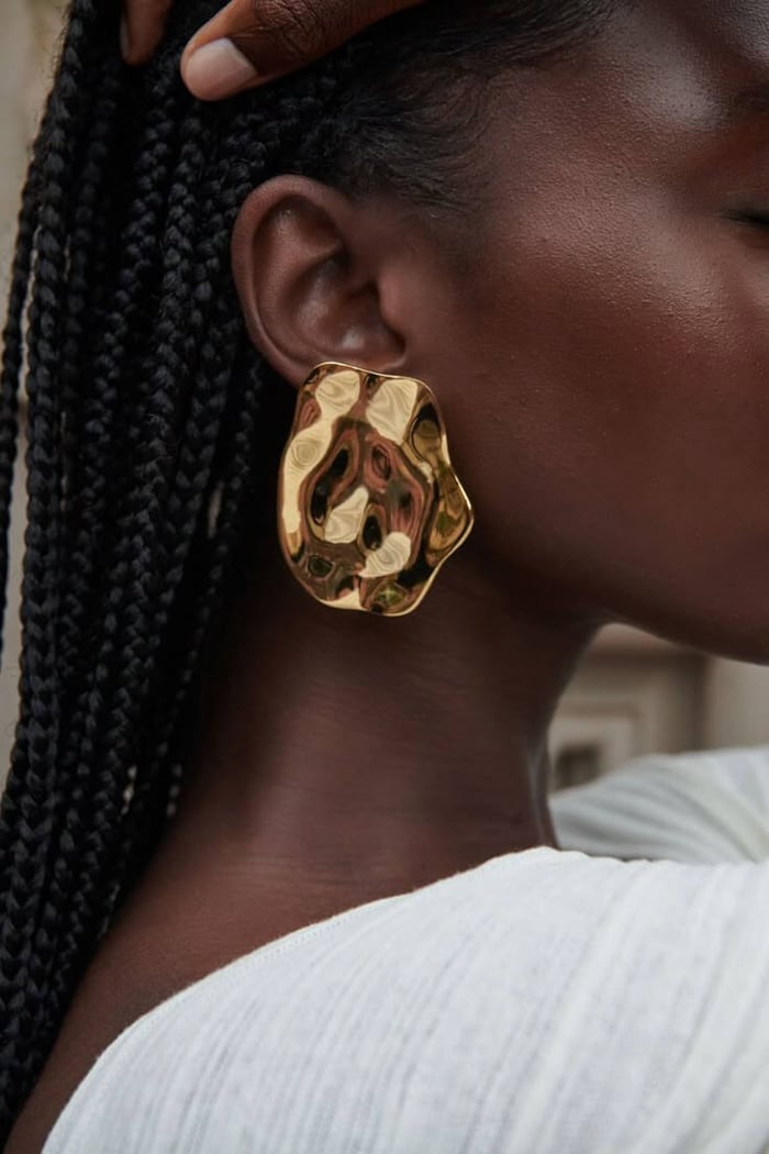 chunky earring fashion trend