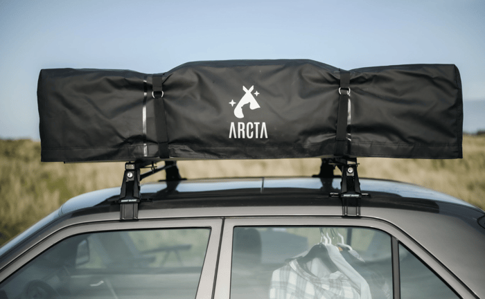Ein Bild, das draußen, Auto, Fahrzeug, Himmel enthält.Automatisch generierte Beschreibung