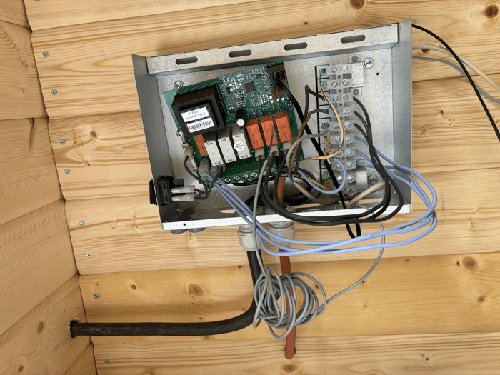 Alt text: Electrical Wiring Harvia Xenio CX110XW for traditional sauna