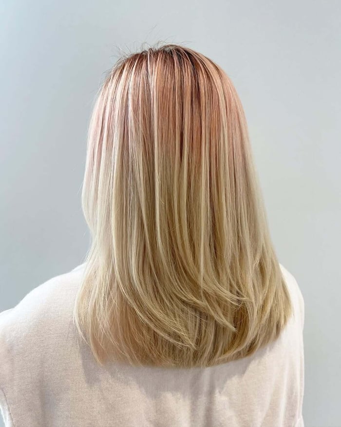Layered shoulder cuts for a soft but fresh look!