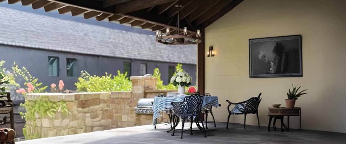 Outdoor Chandeliers: Where to Place Them for Balanced, Comfortable Lighting