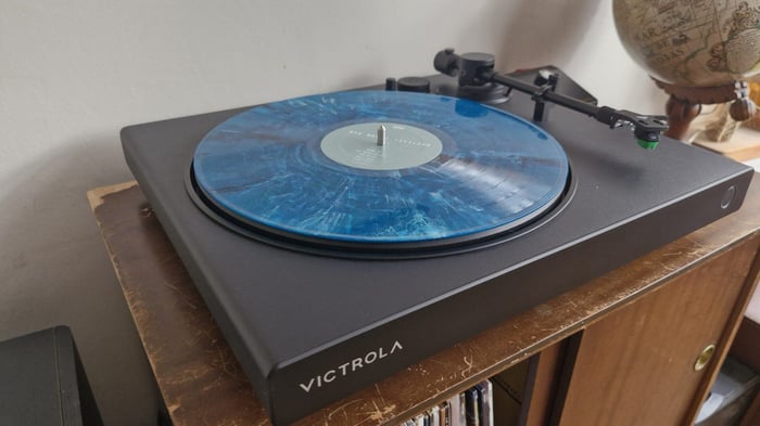Victrola Hi-Res Onyx on wooden surface