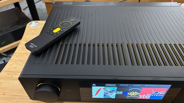 The SA35’s sturdy build and yellow accents add a modern yet understated flair.