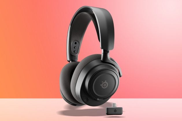 Arctis Nova 7 Gen 2 with USB-C dongle for easy device switching
