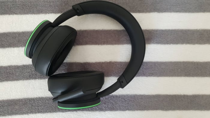 Overview shot of Xbox Wireless Headset on a table