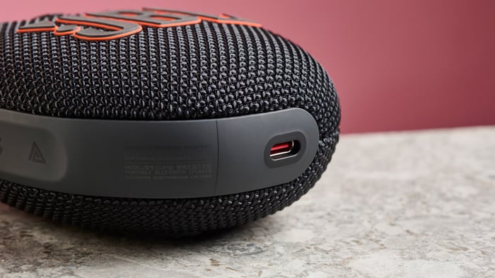 USB-C charging port on JBL Clip 5