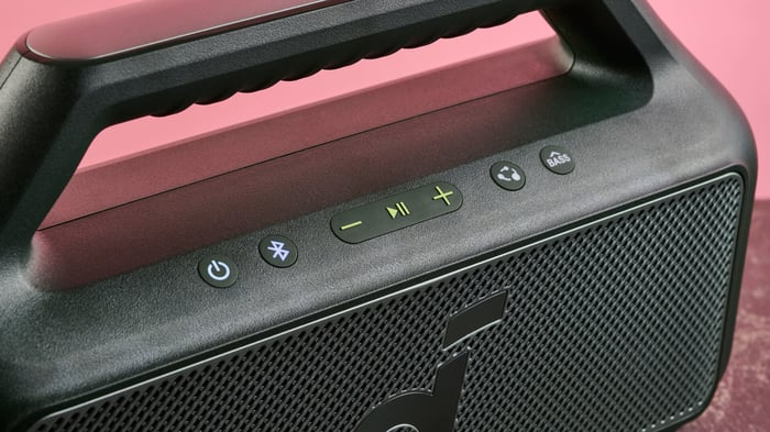 Anker Soundcore Boom 2 Button Controls
