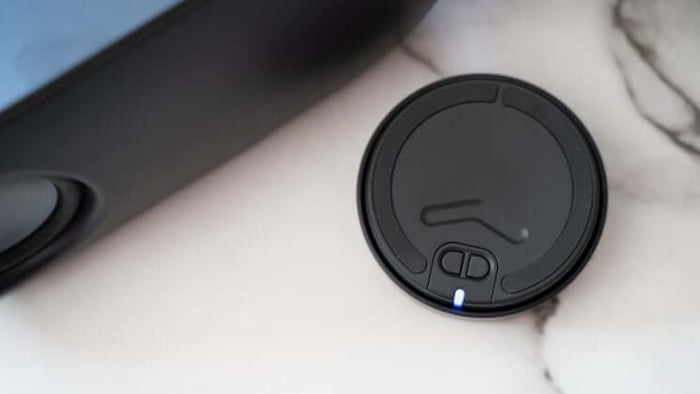 Speakers positioned on desk Logitech Z407