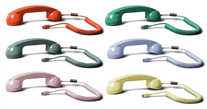 Choose from eight lively colors: black, bright red, pine, sand, lemon, caramel, azure, and dark green