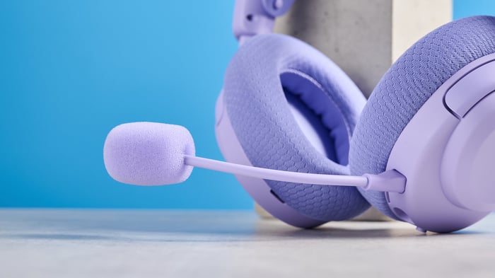 Detachable boom microphone on Arctis Nova 3 Wireless