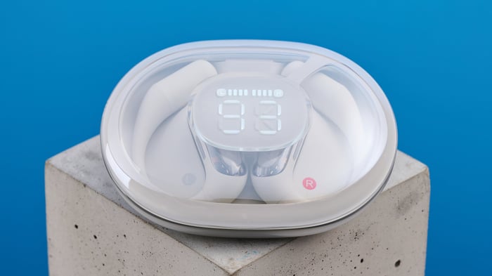 Charging case with vibrant lighting options
