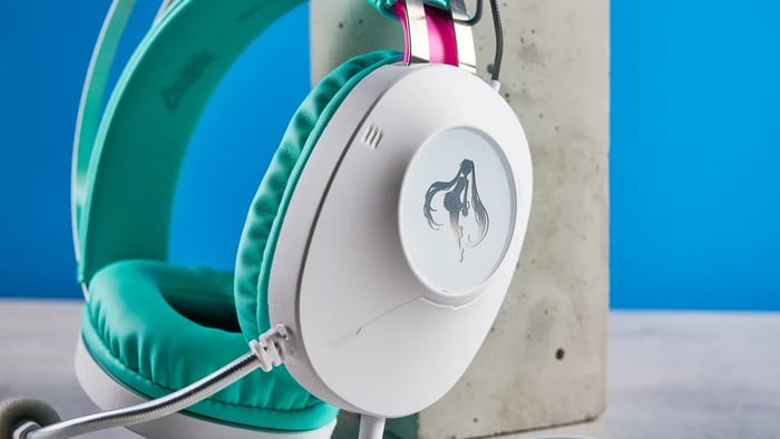 Asus TUF Gaming H1 Gen II Hatsune Miku Edition design