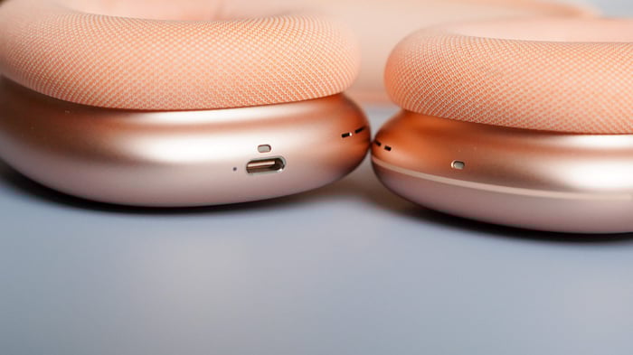 Battery life and fast charging make AirPods Max practical