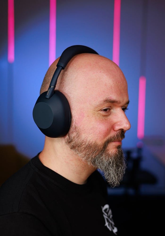 Immersive listening with Sony WH-1000XM6