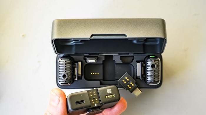 DJI Mic 2 charging case from above open with receiver removed