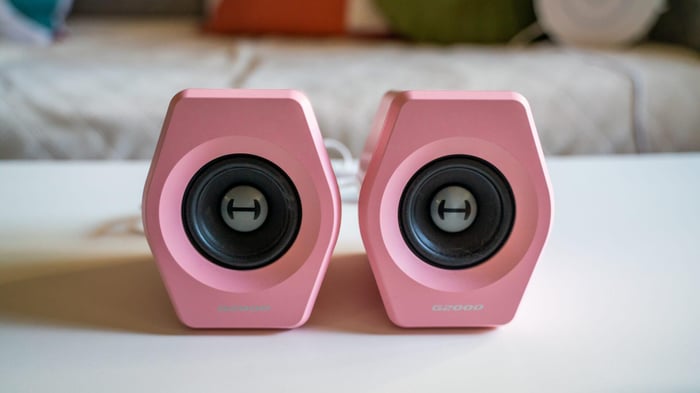 Edifier G2000 compact RGB speakers