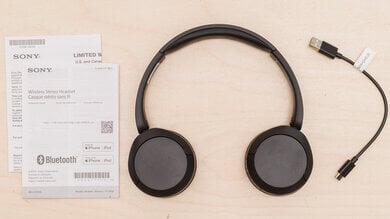 Close-up earbud design