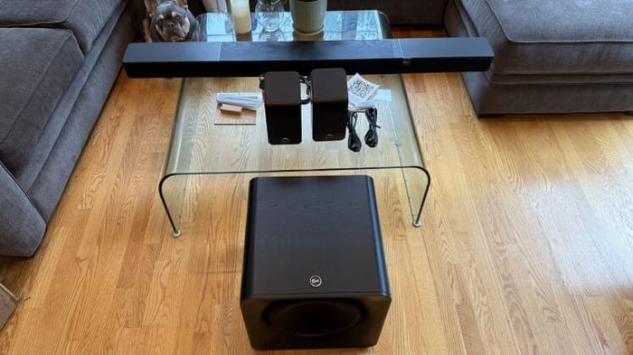 Full Klipsch Flexus Core 300 system with rear speakers.
