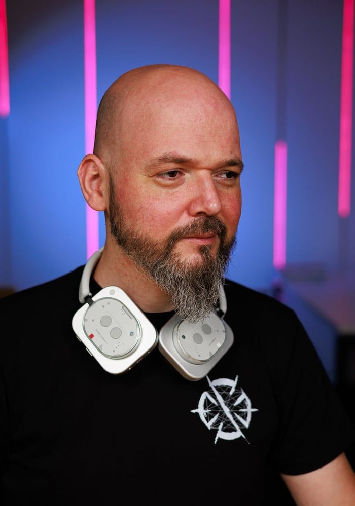 Nothing Headphone (1) hanging around neck