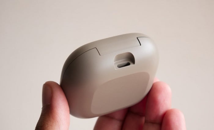 Powerbeats Fit ANC and Transparency modes