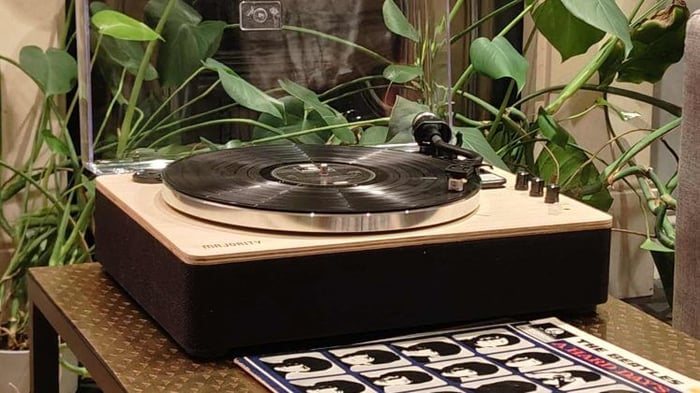 Majority Folio close-up