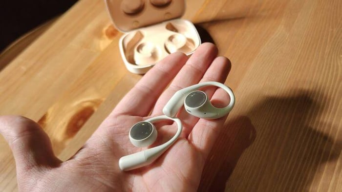 Honor Earbuds Open