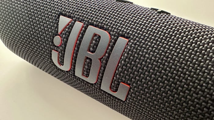 JBL Flip 7 party speaker