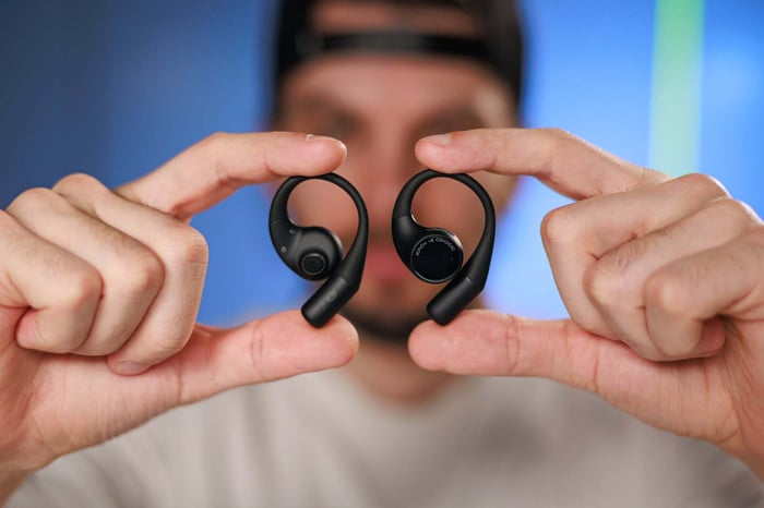 Popularity of open-ear headphones