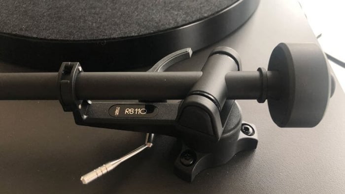 Rega Planar 1 tonearm