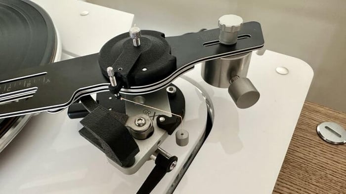 Vertere DG X in listening room