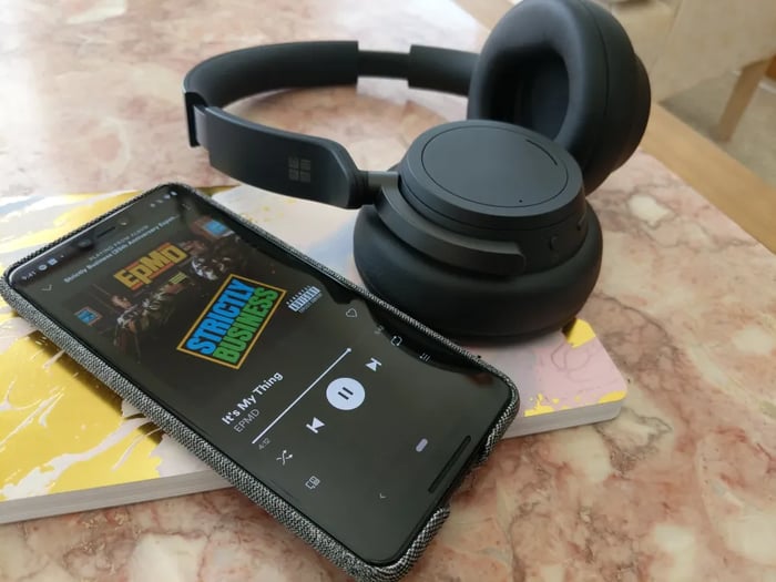 Surface Headphones 2 delivering rich sound